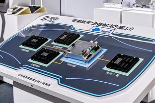 ?库里做客UMBC大学 送背后打板空接助飞学员暴扣